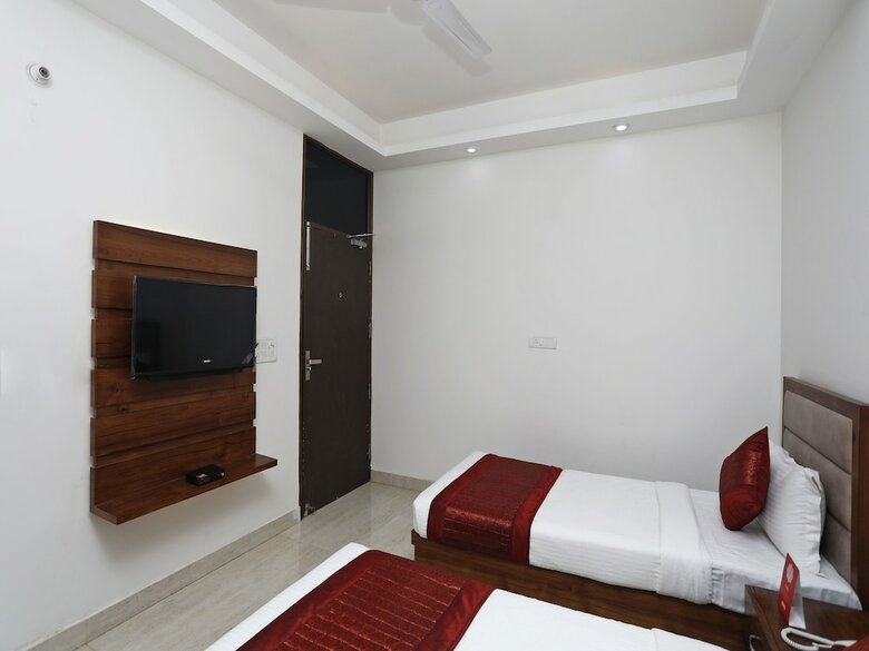 Hotel Oyo 12918 The Prince Inn