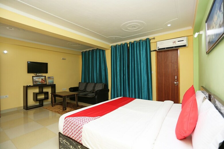 Hotel Oyo 24502 Yp Hospitality