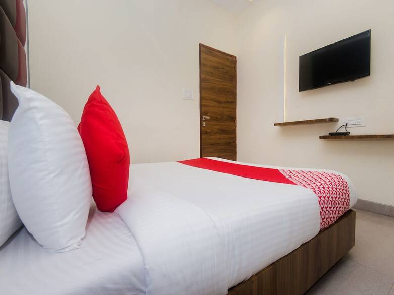 Hotel Oyo 17338 Shree Krishna Paradise