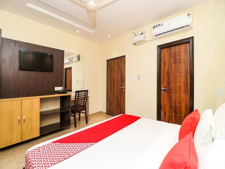 Oyo 18377 Hotel New City Top