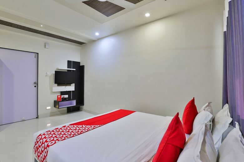Hotel Oyo 18807 Vrajbhoomi
