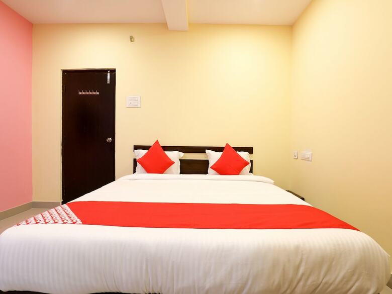 Hotel Oyo 13569 Virat Residency