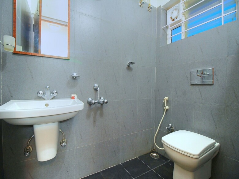 Hotel Oyo 15478 Lalana Residency