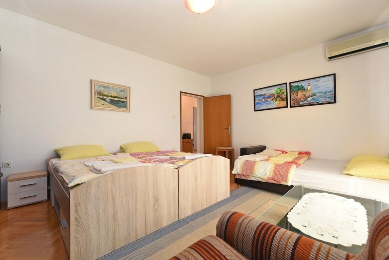 Apartment 74