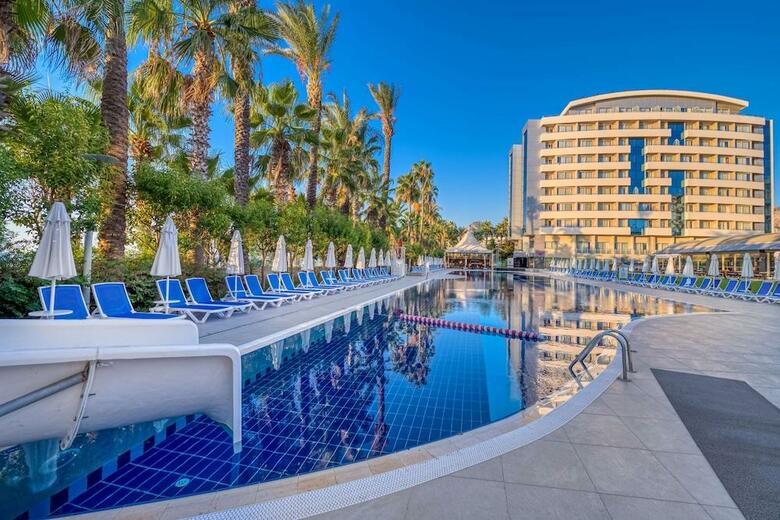 Porto Bello Hotel Resort & Spa
