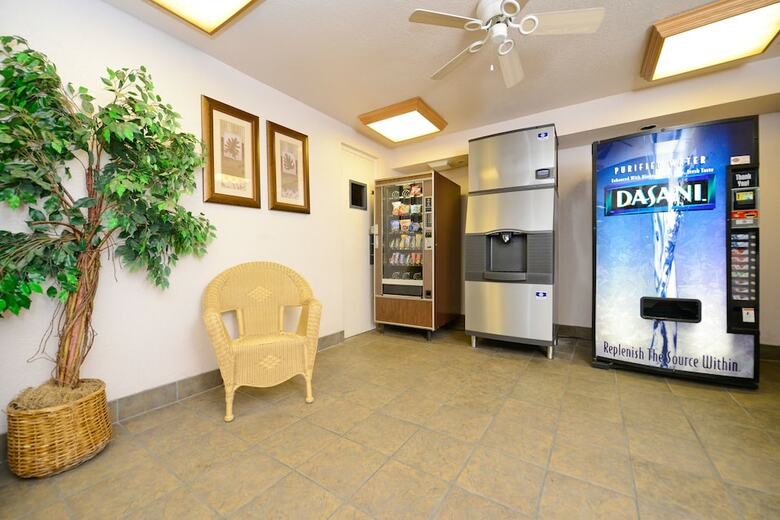 Hotel Best Western Plus Landing View Inn & Suites