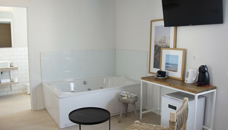 Hotel You & Co. Saler Beach Boutique
