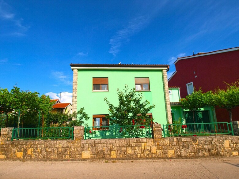 Apartment 390