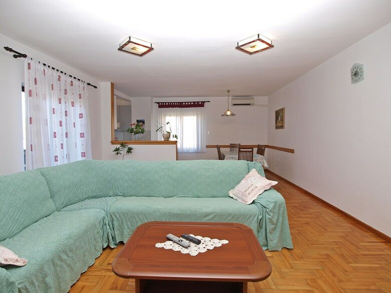 Apartment 914