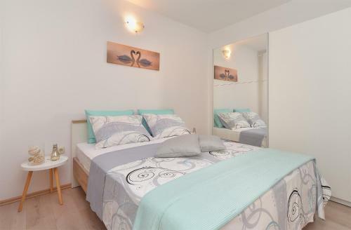 Apartment 1375