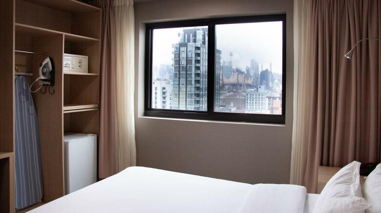 Lic Plaza Hotel