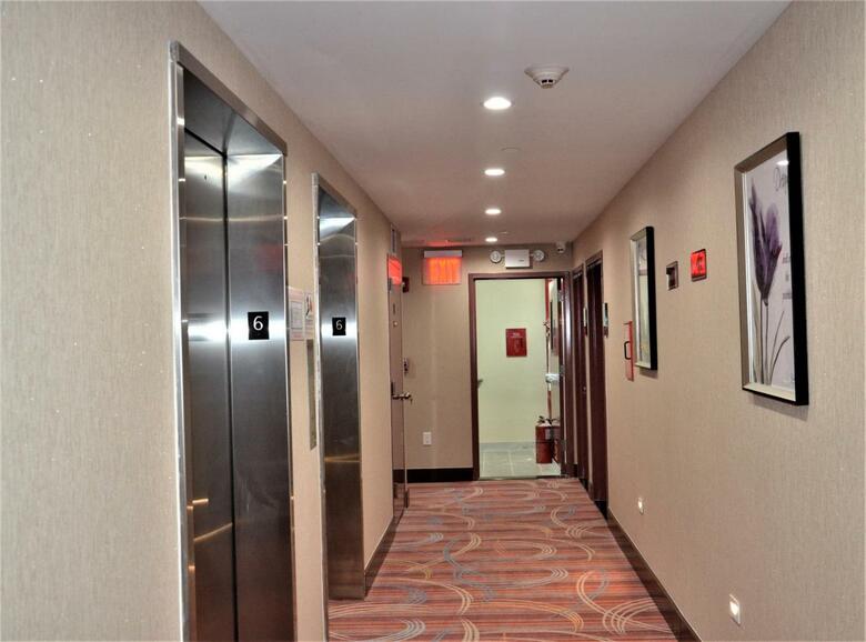 Lic Plaza Hotel
