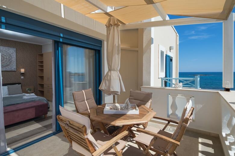Pyrgos Beach Hotel Apartments