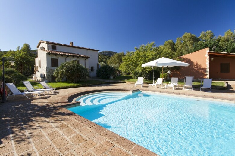 Podere Monte Sixeri Country Estate