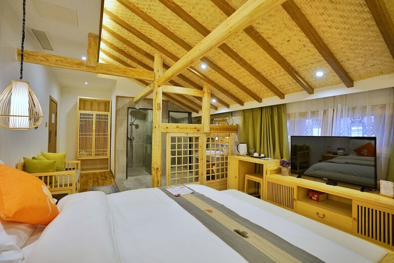 Yuexijiang Boutique Holiday Hotel