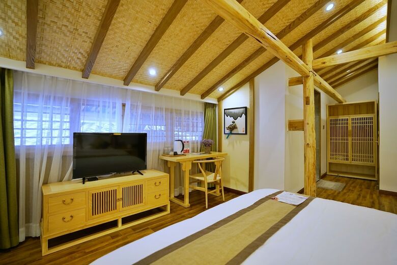 Yuexijiang Boutique Holiday Hotel