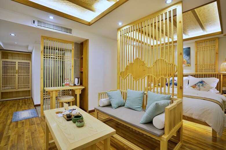 Yuexijiang Boutique Holiday Hotel