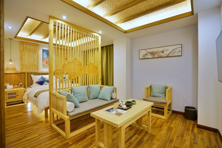 Yuexijiang Boutique Holiday Hotel