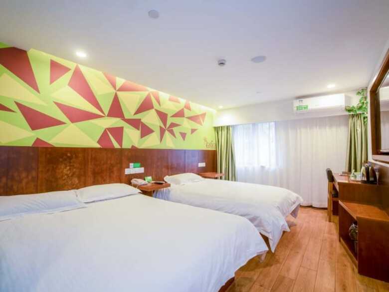 Vatica Shanghai Pudong New District Dishuilake Hotel