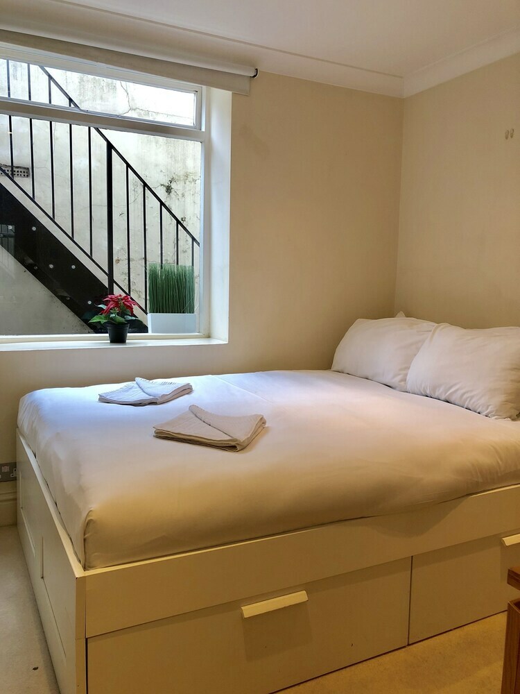 Pimlico Apartment