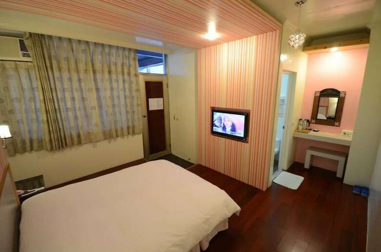 Cocos Hot Spring Hotel