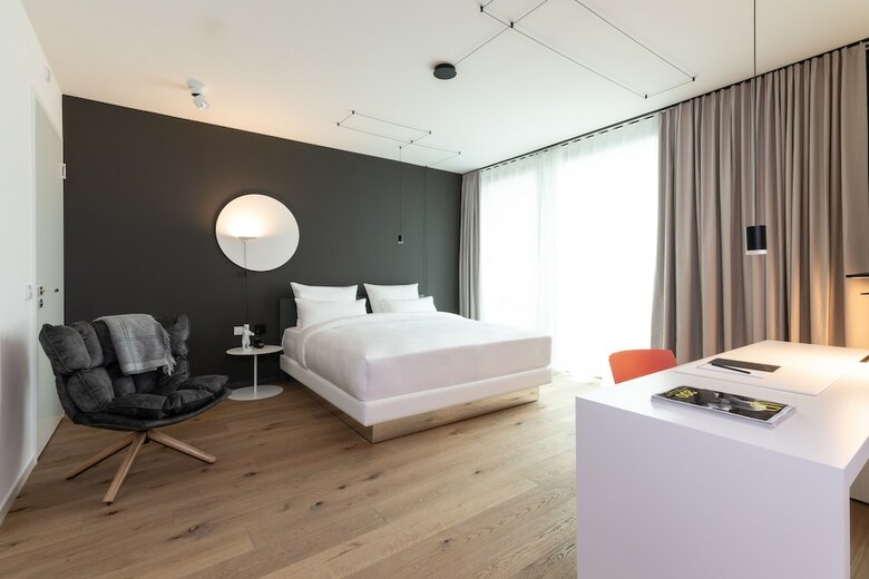 Kpm Hotel & Residences