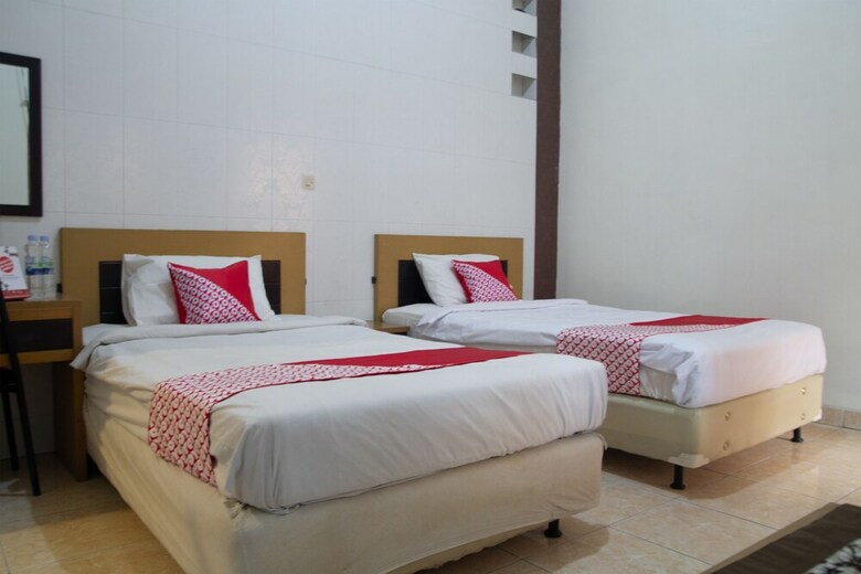 Hostal De' Tropis Family Guest House