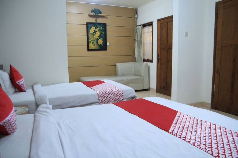 Hostal De' Tropis Family Guest House