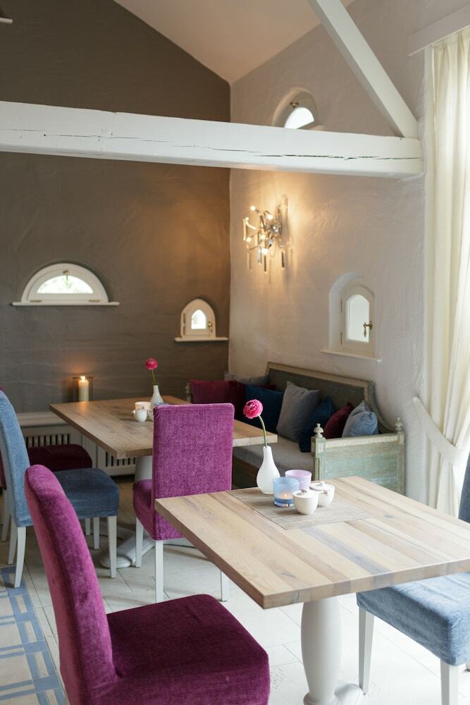 Hotel Aarnhoog Gmbh