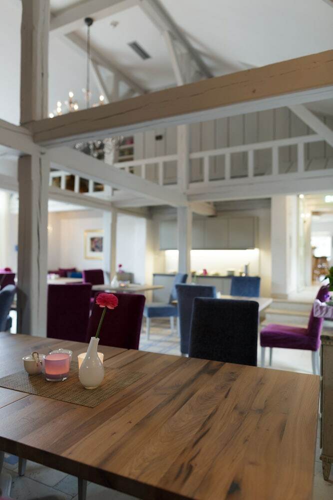 Hotel Aarnhoog Gmbh