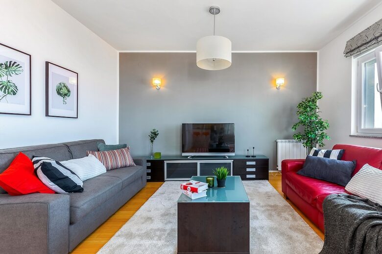 Apartment Bok