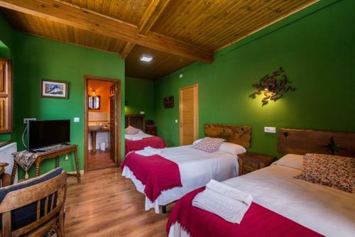 Hostal Pe�a Santa