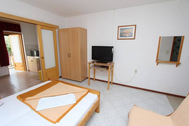 Hotel Room And Apartments Mariza