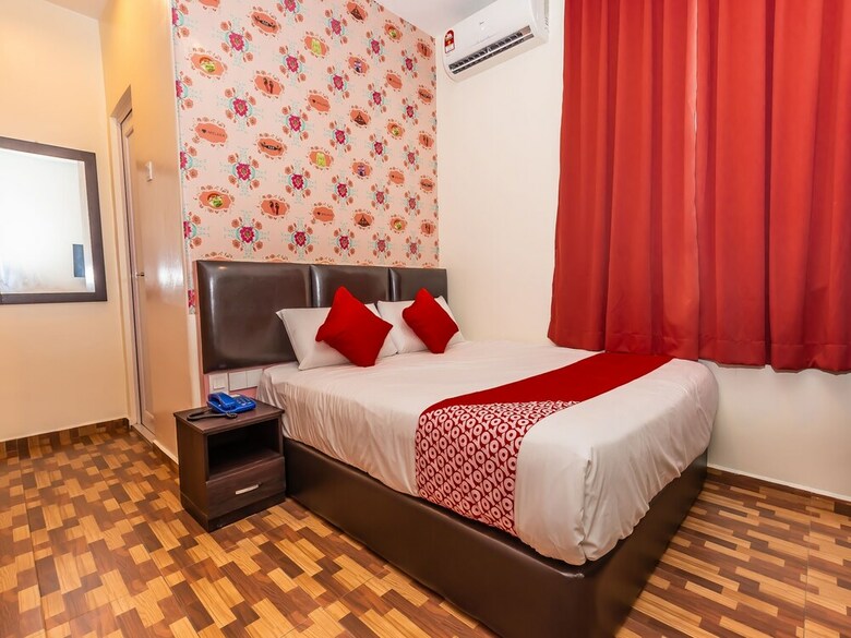 Oyo 743 Gold City Hotel