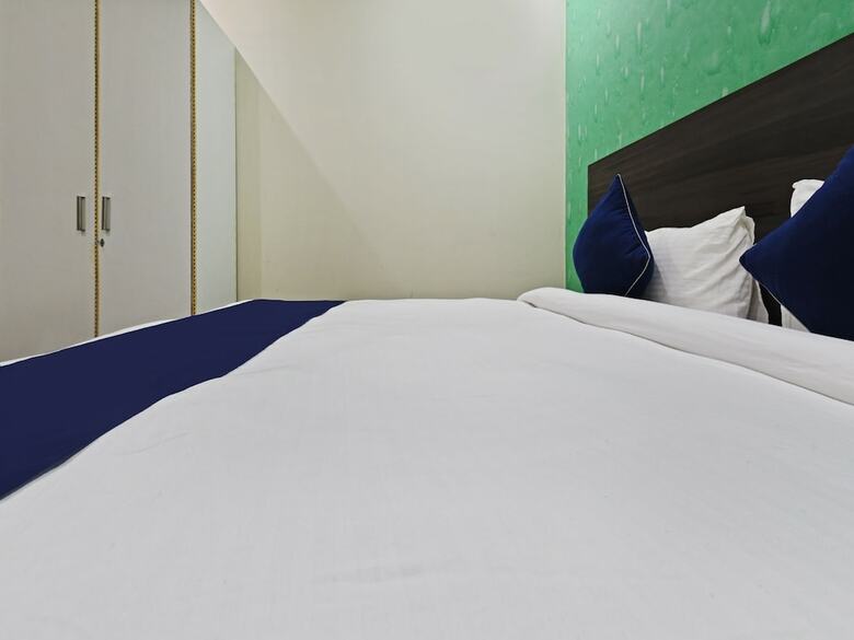 Hotel Silverkey Executive Stays 24038 B-56 Sector 22