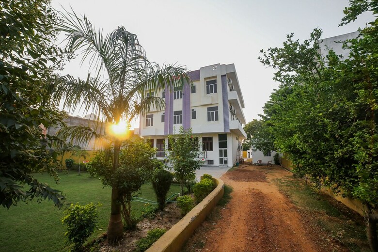 Hotel Oyo 24101 Tiger Regency Resort