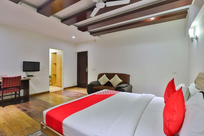Hotel Oyo 23180 Patel Ni Motel