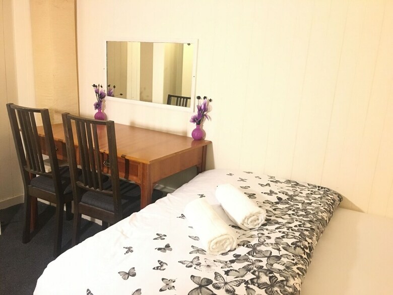 The Cumberland Townhouse Apartment