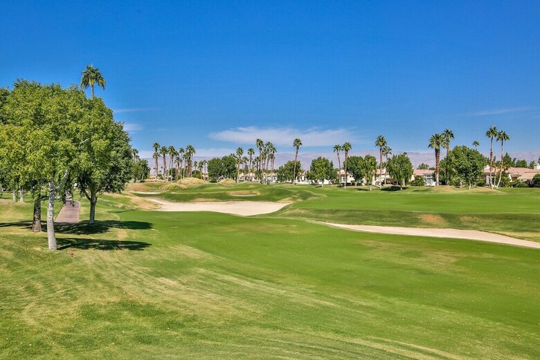 Golfers Paradise On The 5th Hole - Three Bedroom Condo