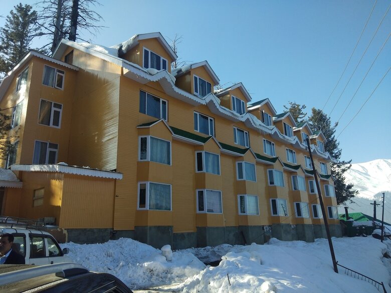 Hotel Zahgeer Continental Gulmarg