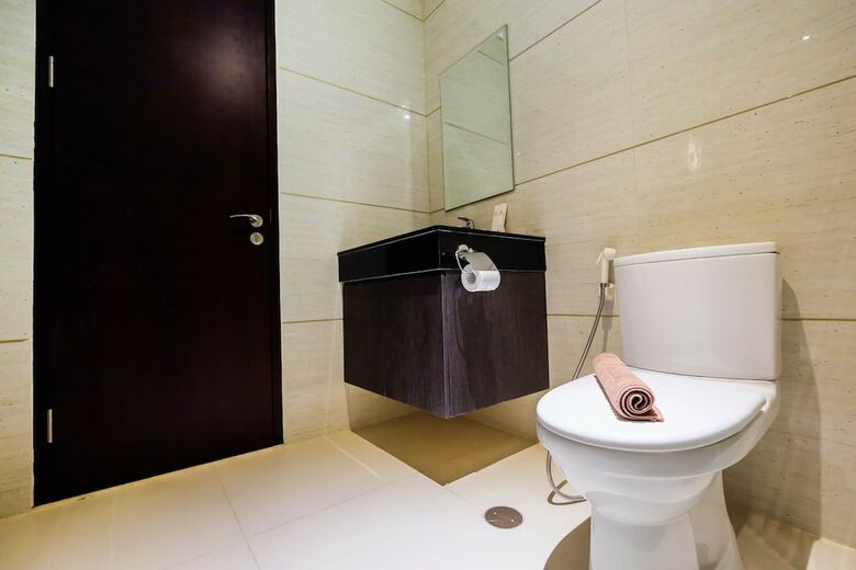 Spacious And Artsy Studio Apartment At Brooklyn Alam Sutera