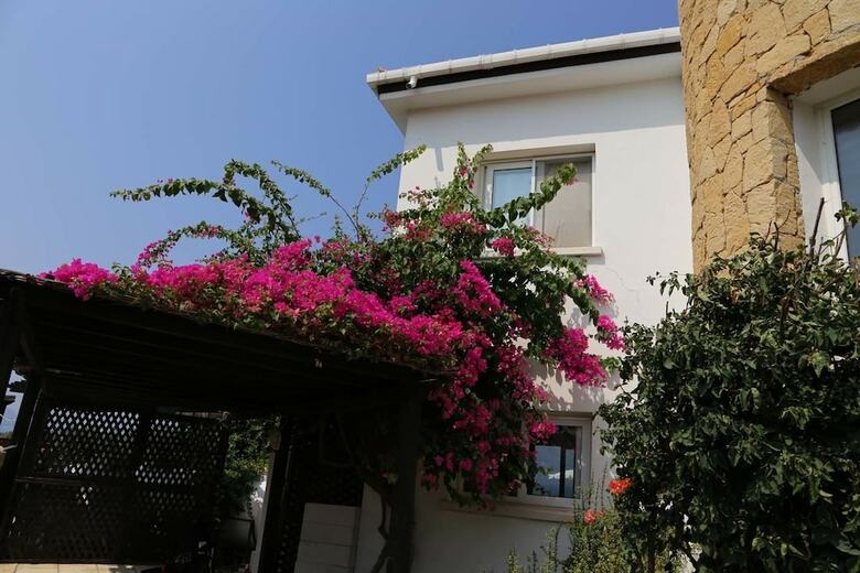 Villa Giorgina By Amy Villas