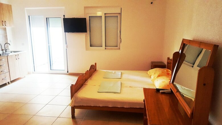 Hotel Valeria Apartments & Rooms