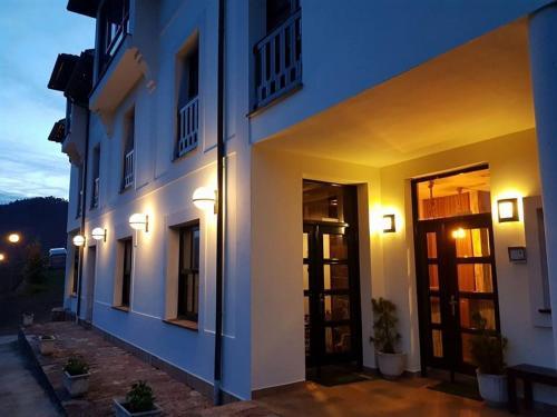 Hotel Monta�as De Covadonga
