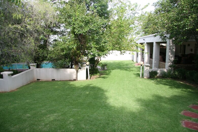 Hotel Four Seasons Lehae Guest House