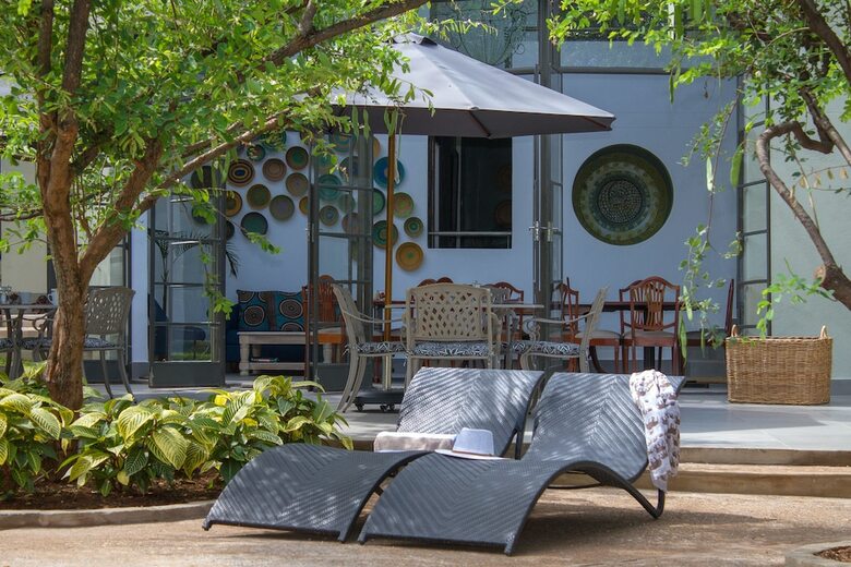 Hotel 528  Victoria Falls Guest House