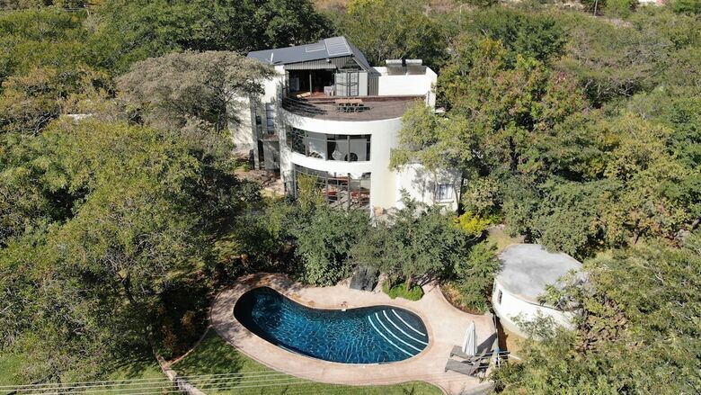 Hotel 528  Victoria Falls Guest House