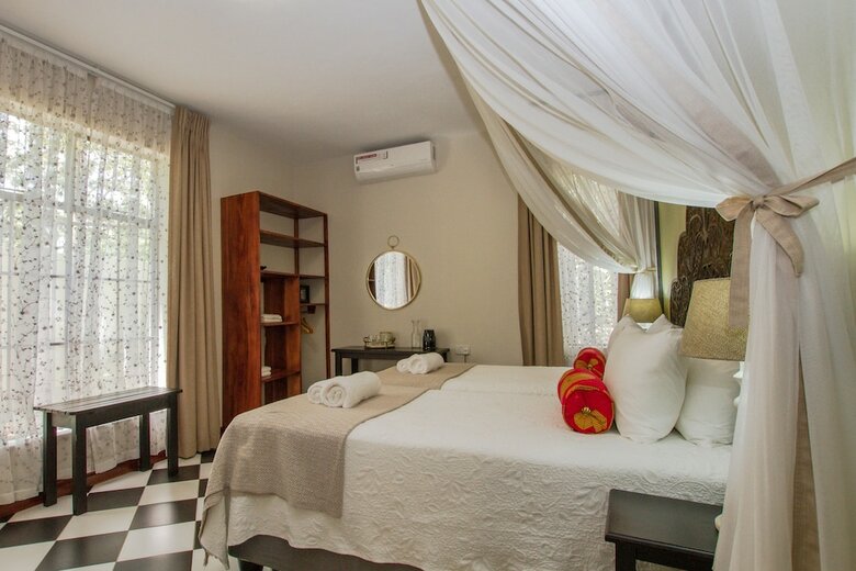 Hotel 528  Victoria Falls Guest House