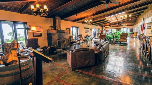 Villa Blanca Cloud Forest Hotel & Nature Reserve