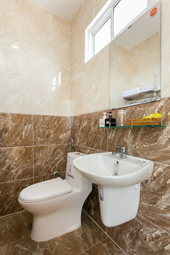 Oyo 185 Marine Hotel & Apartment